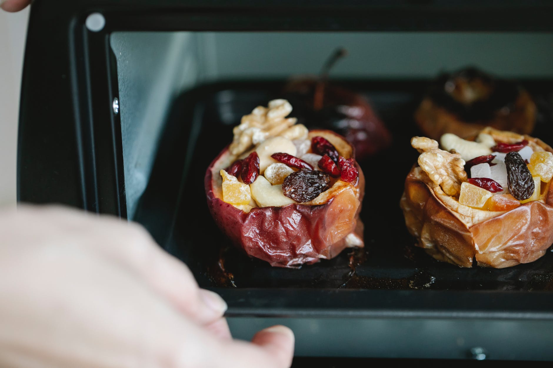 Baking Basics: Must-Have Bakeware for Home Bakers